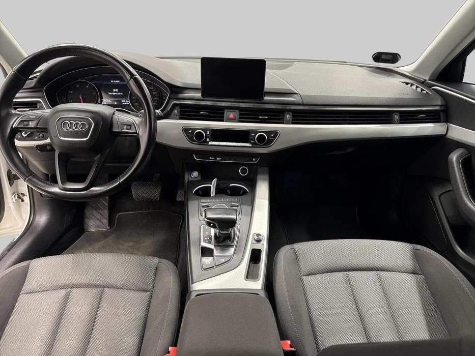 AUDI A4 2016