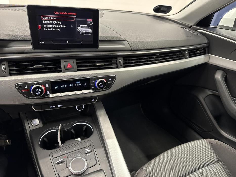 AUDI A4 2016