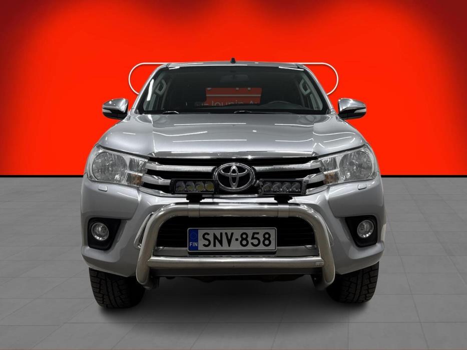 TOYOTA Hilux 2016