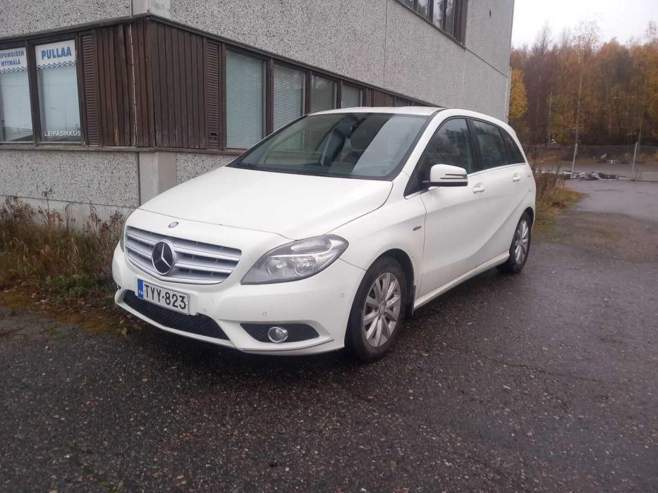 MERCEDES-BENZ B 2012