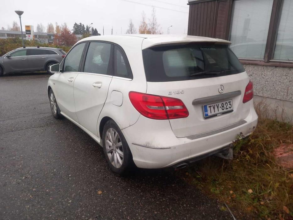 MERCEDES-BENZ B 2012