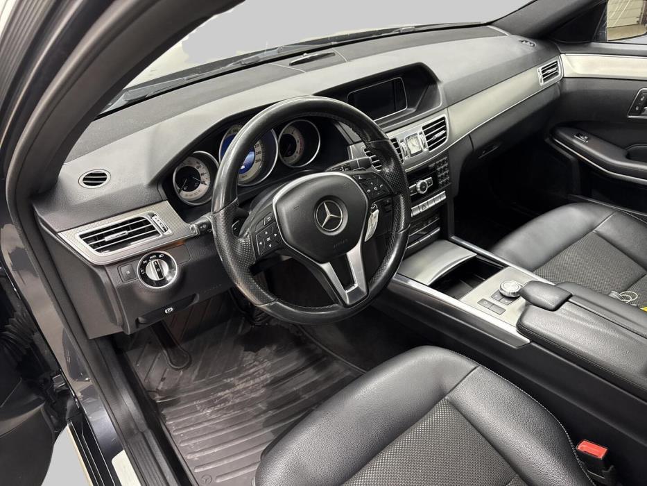 MERCEDES-BENZ E 2015