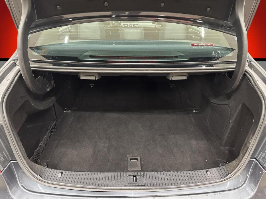 MERCEDES-BENZ E 2015