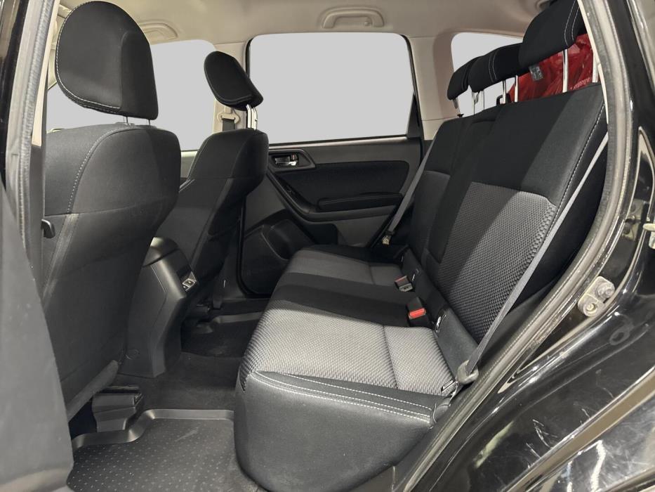 SUBARU Forester 2016
