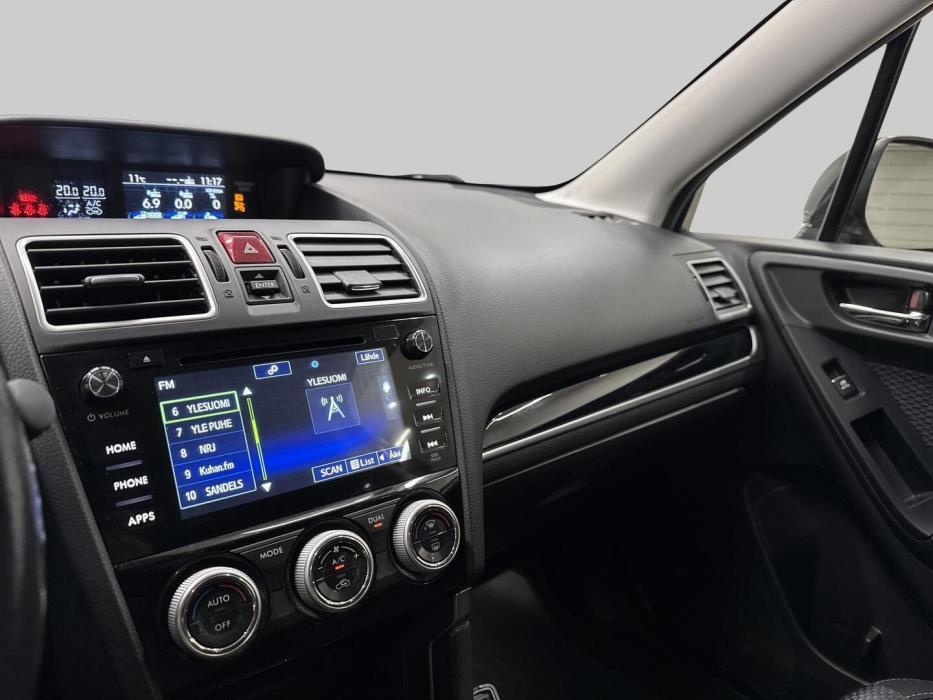 SUBARU Forester 2016