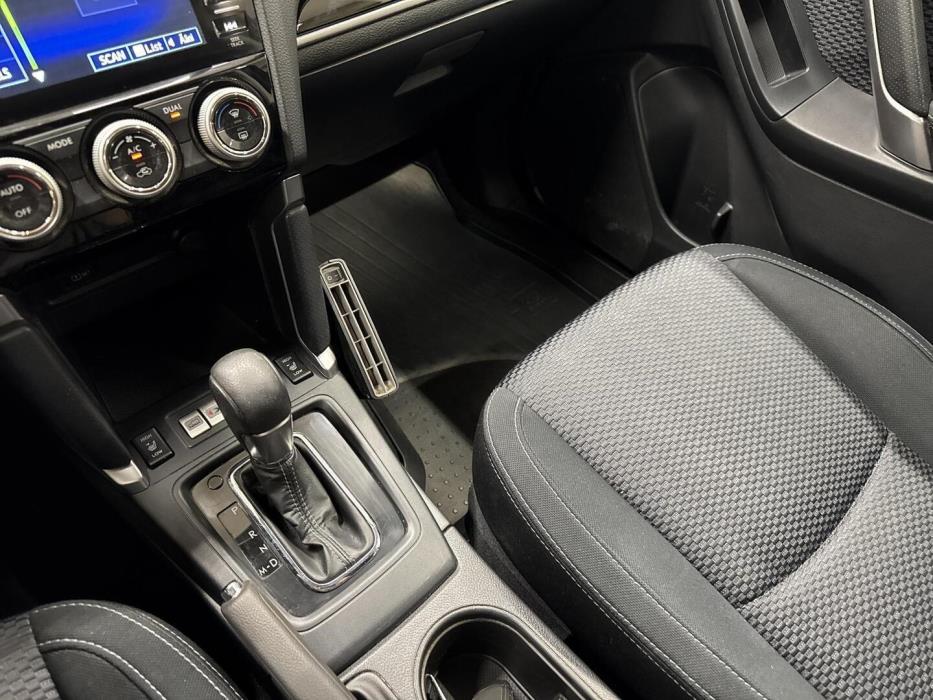 SUBARU Forester 2016