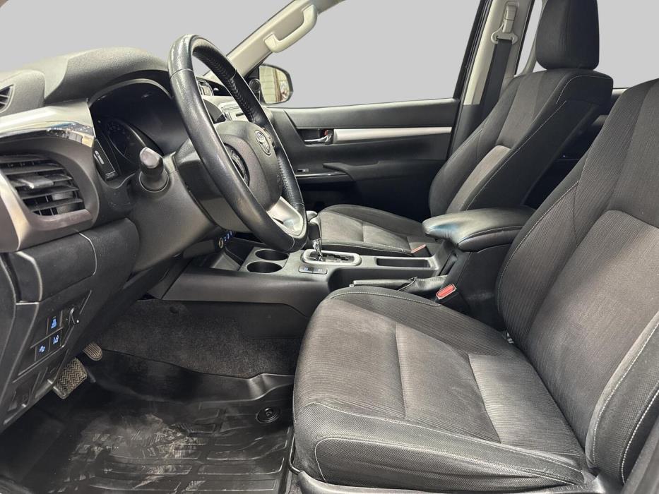 TOYOTA Hilux 2018