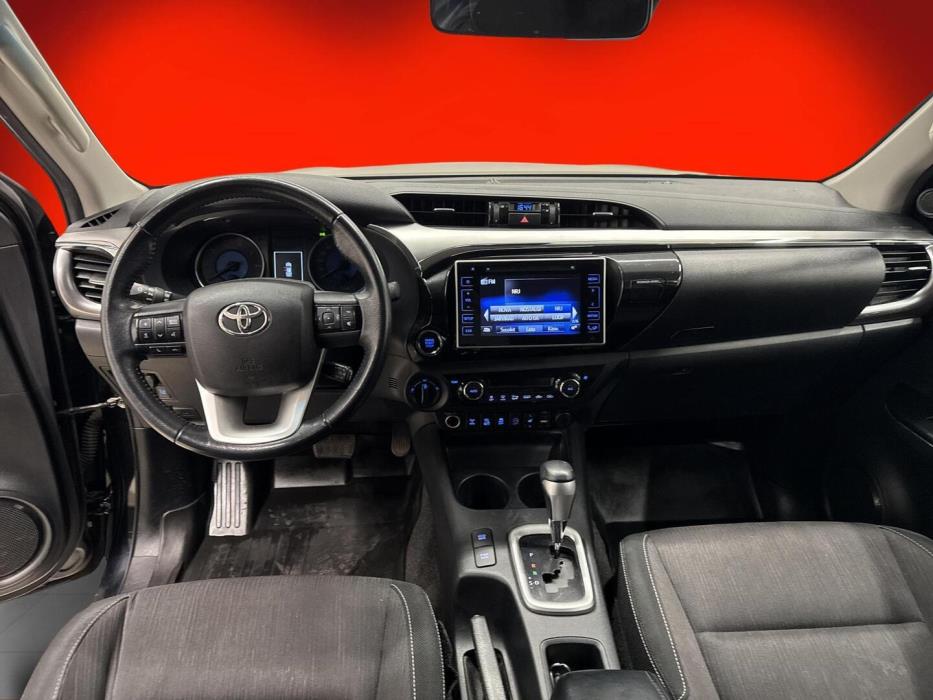 TOYOTA Hilux 2018