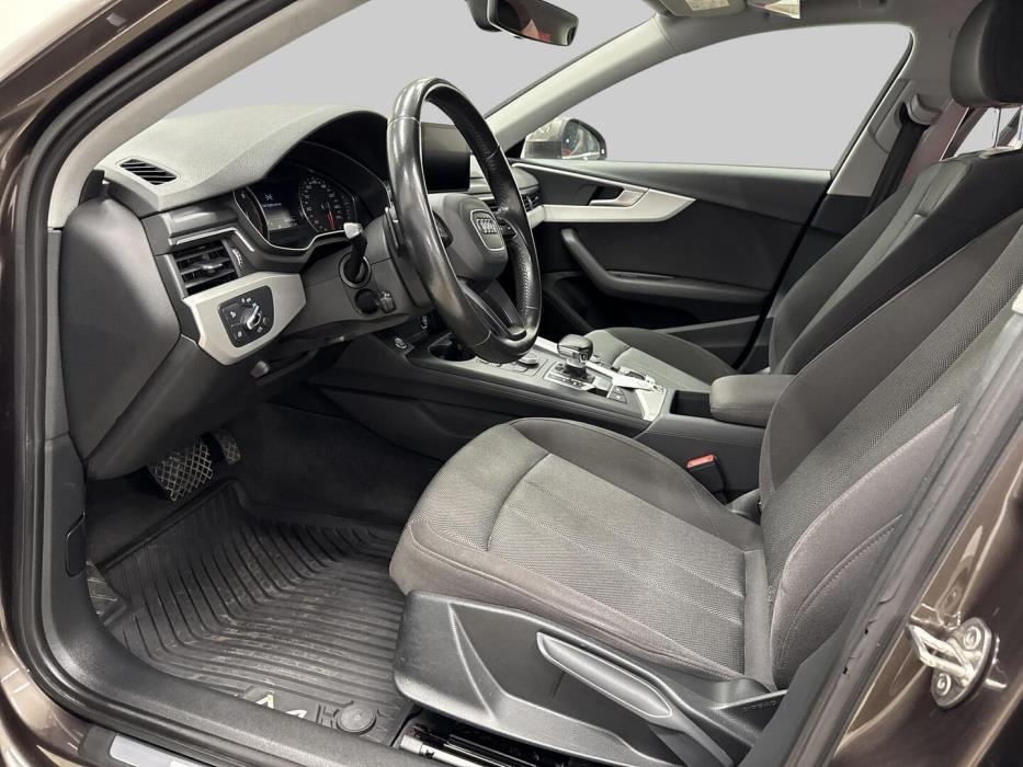 AUDI A4 2016