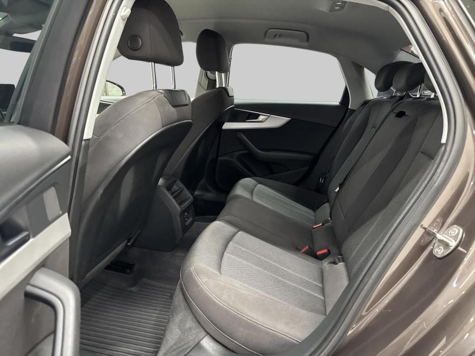 AUDI A4 2016