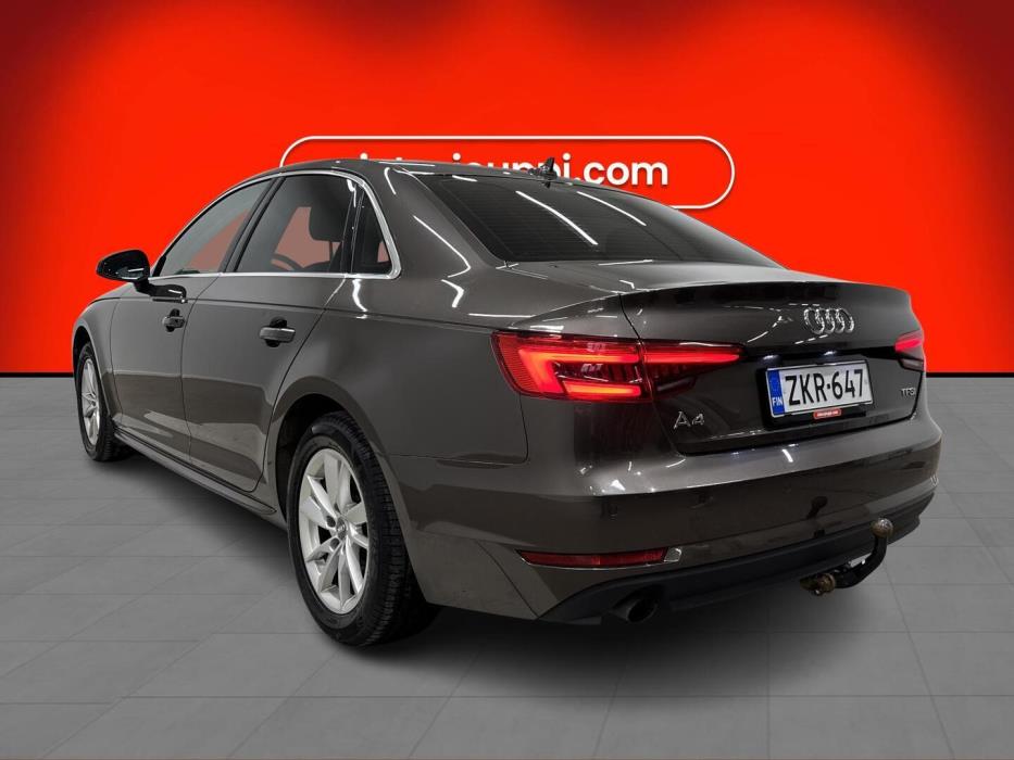 AUDI A4 2016