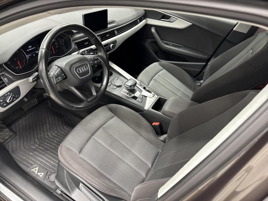 AUDI A4 2016