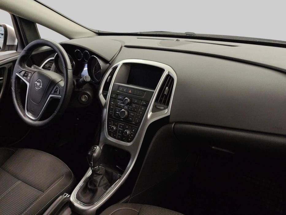OPEL Astra 2015
