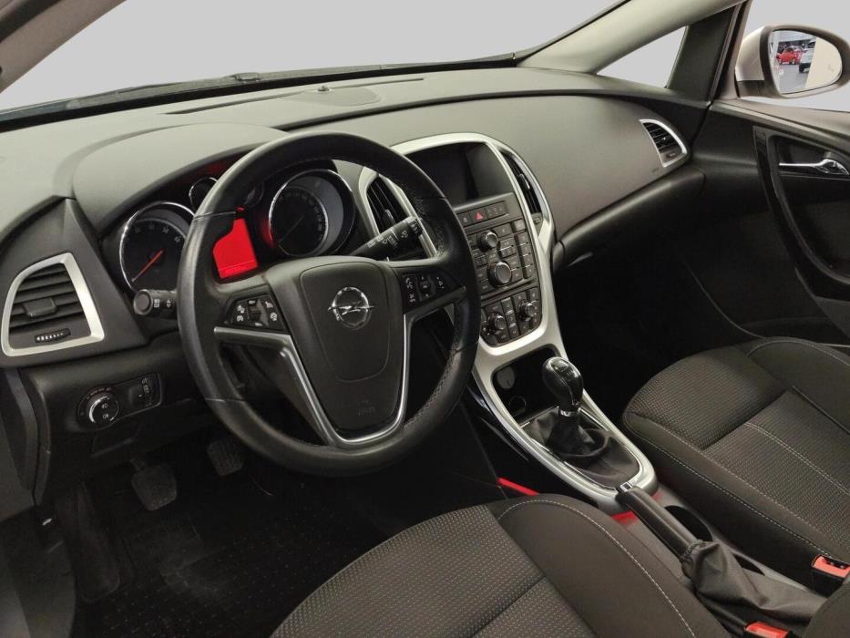 OPEL Astra 2015