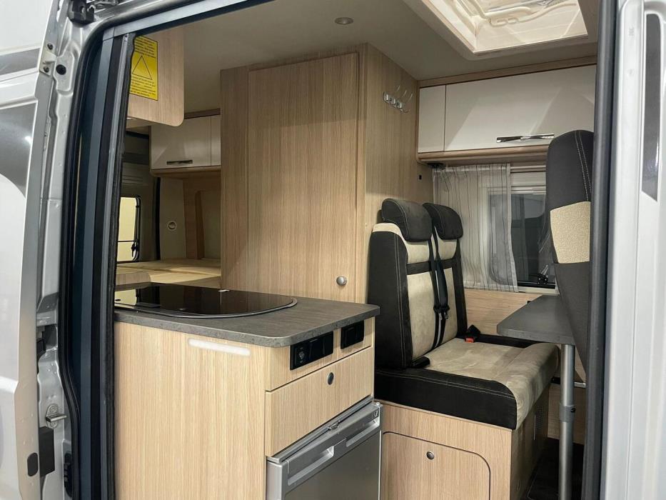 ROADCAR VAN R 540 2018