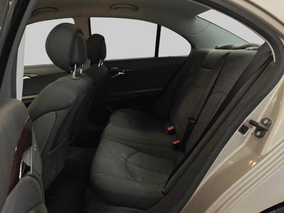MERCEDES-BENZ E 2006