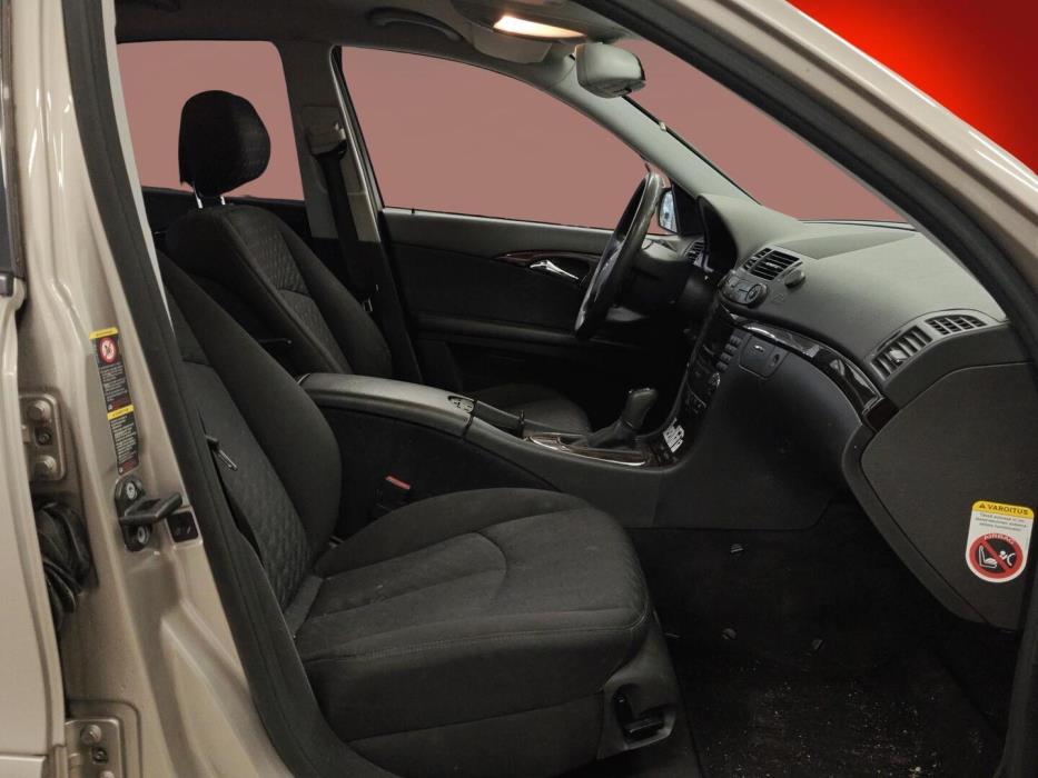 MERCEDES-BENZ E 2006