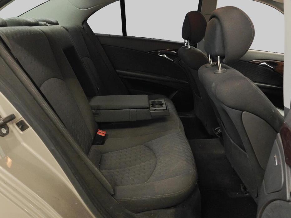 MERCEDES-BENZ E 2006