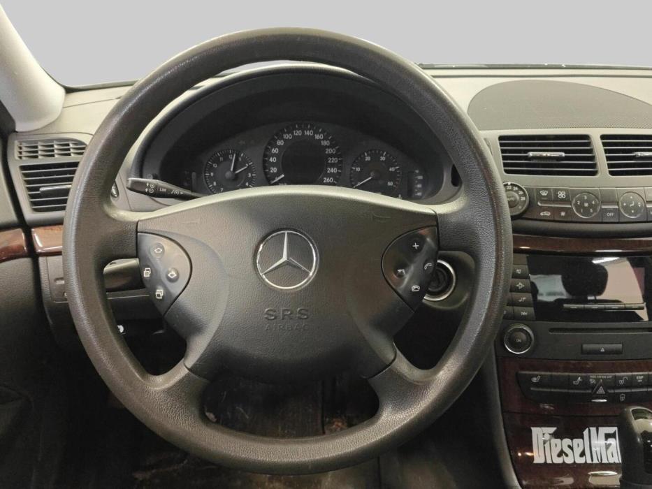 MERCEDES-BENZ E 2006