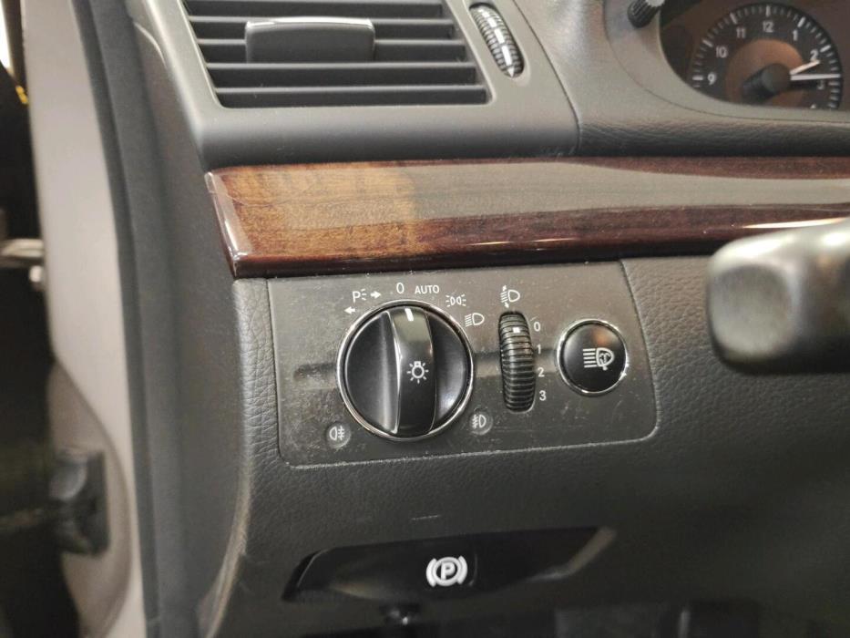 MERCEDES-BENZ E 2006