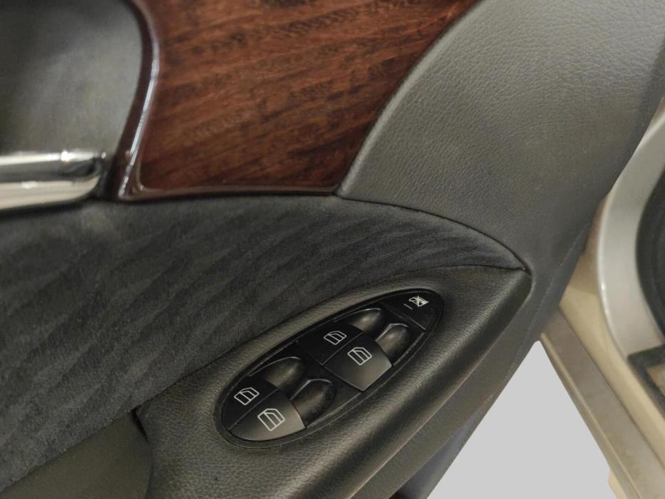 MERCEDES-BENZ E 2006