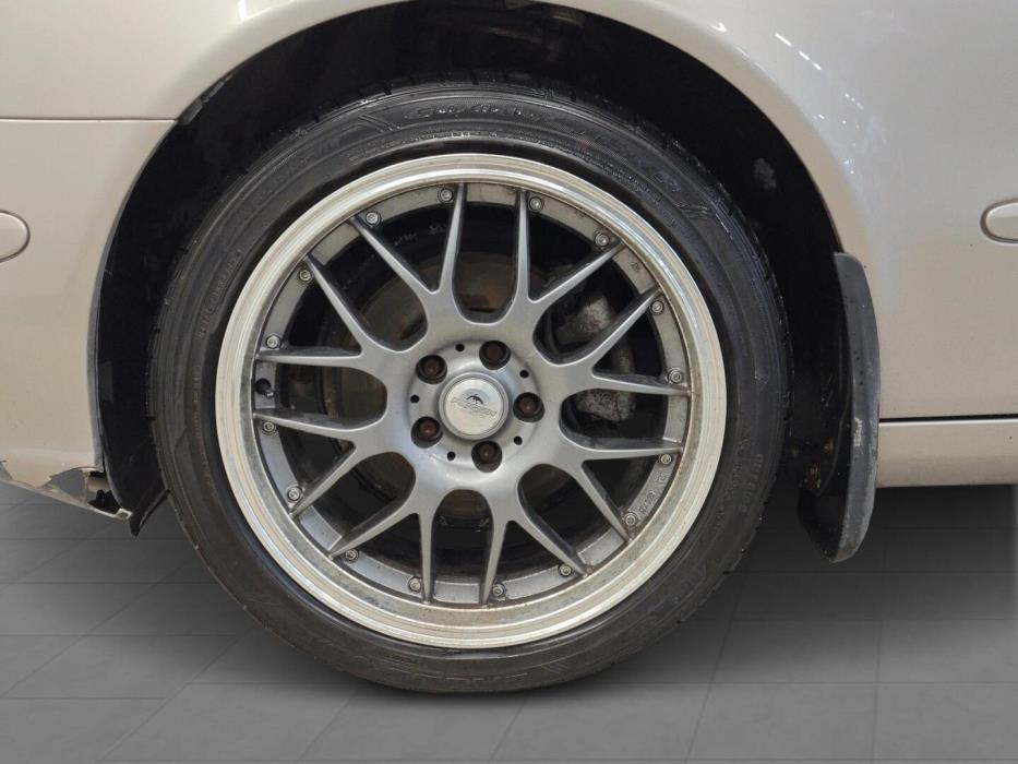 MERCEDES-BENZ E 2006