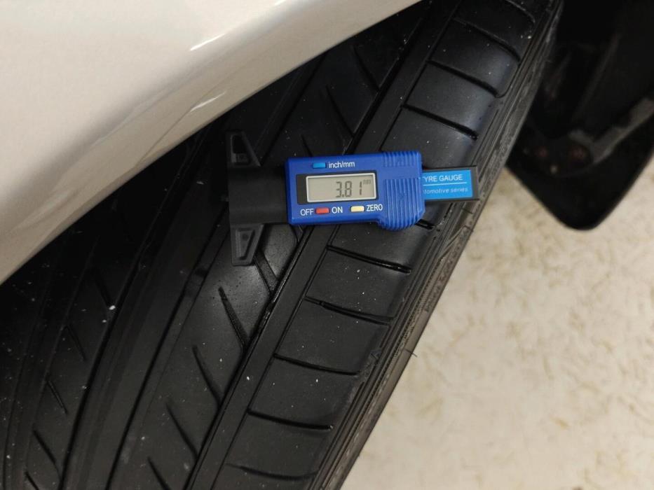 MERCEDES-BENZ E 2006