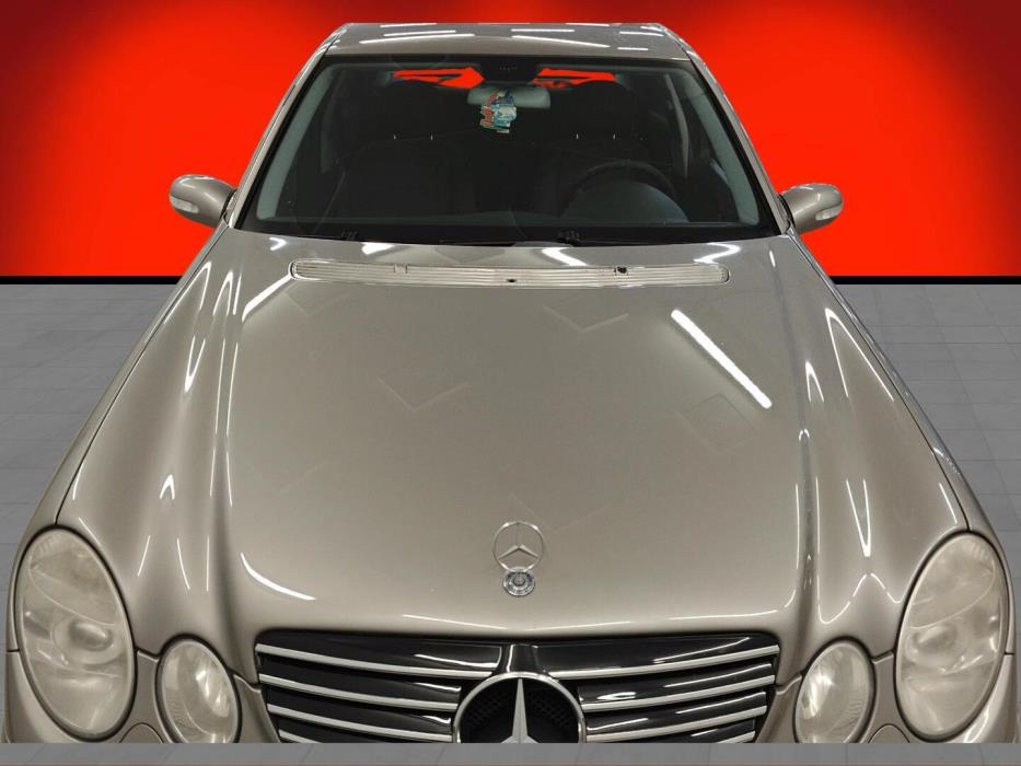 MERCEDES-BENZ E 2006