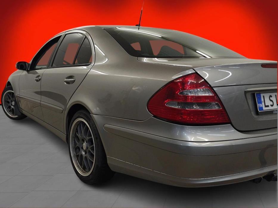 MERCEDES-BENZ E 2006