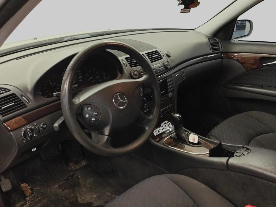 MERCEDES-BENZ E 2006
