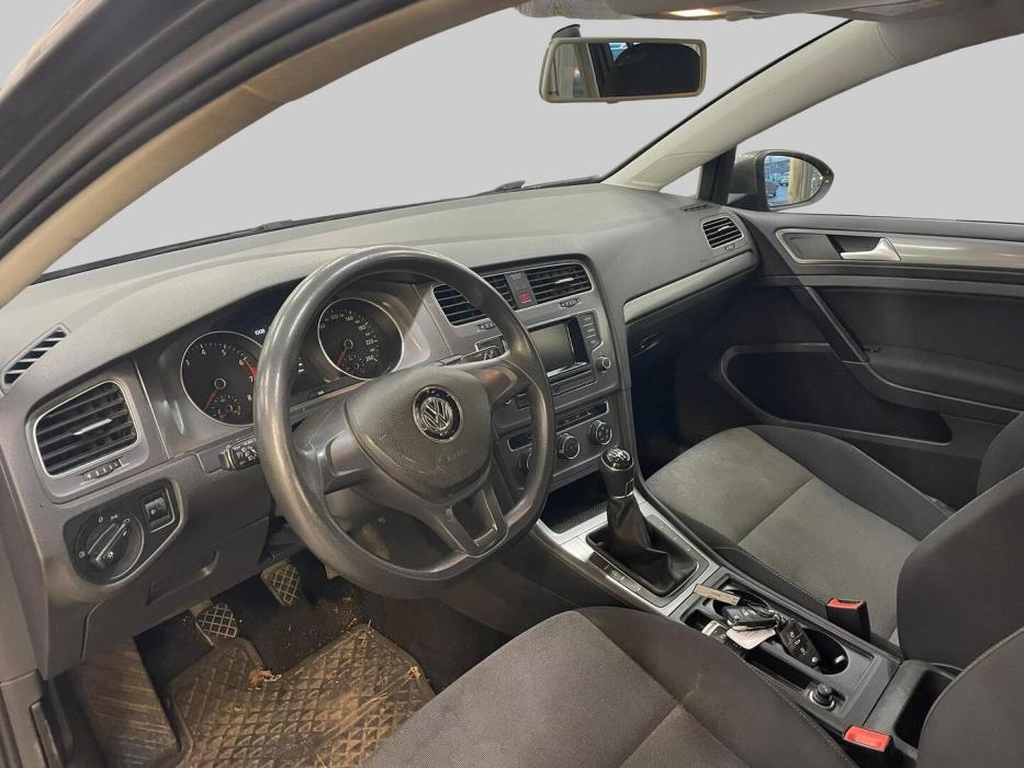 VOLKSWAGEN Golf 2015