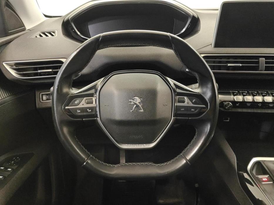PEUGEOT 5008 2018