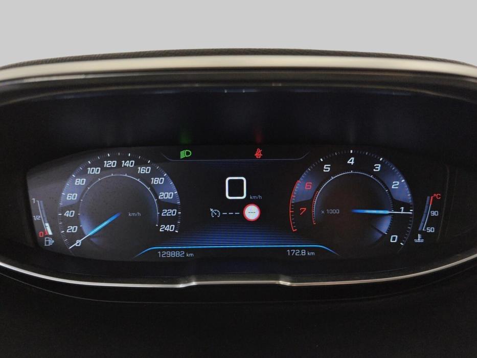 PEUGEOT 5008 2018