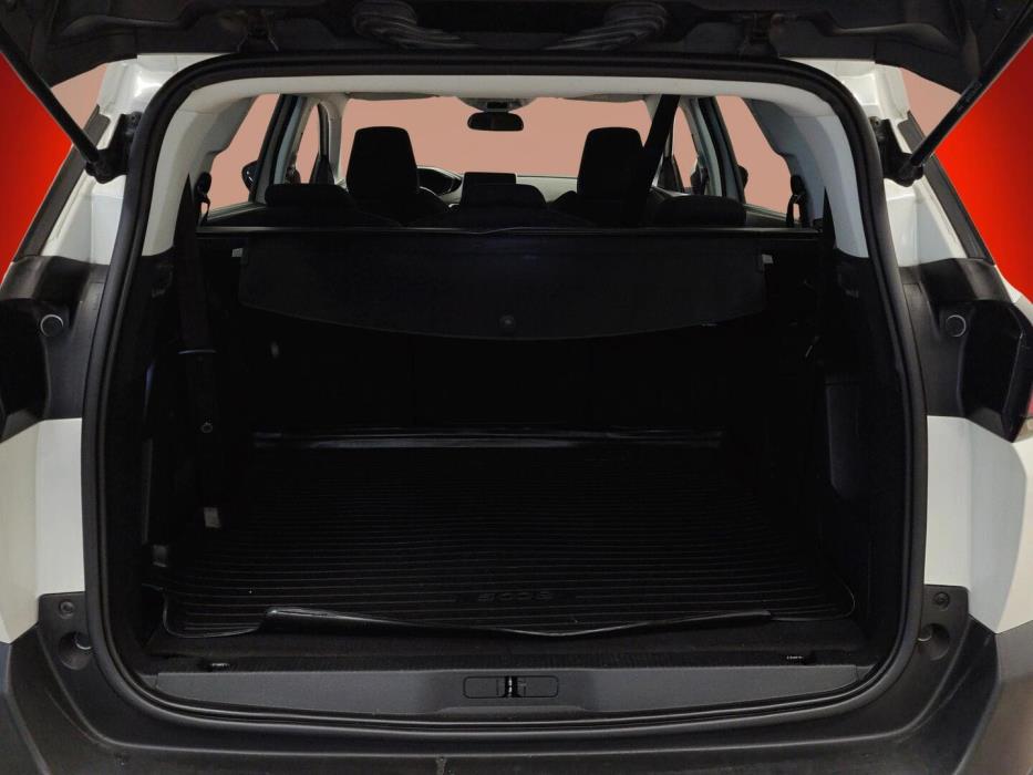 PEUGEOT 5008 2018