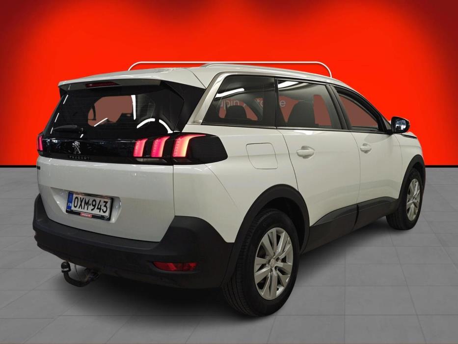 PEUGEOT 5008 2018