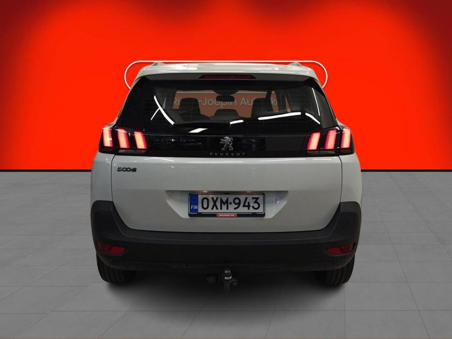 PEUGEOT 5008 2018