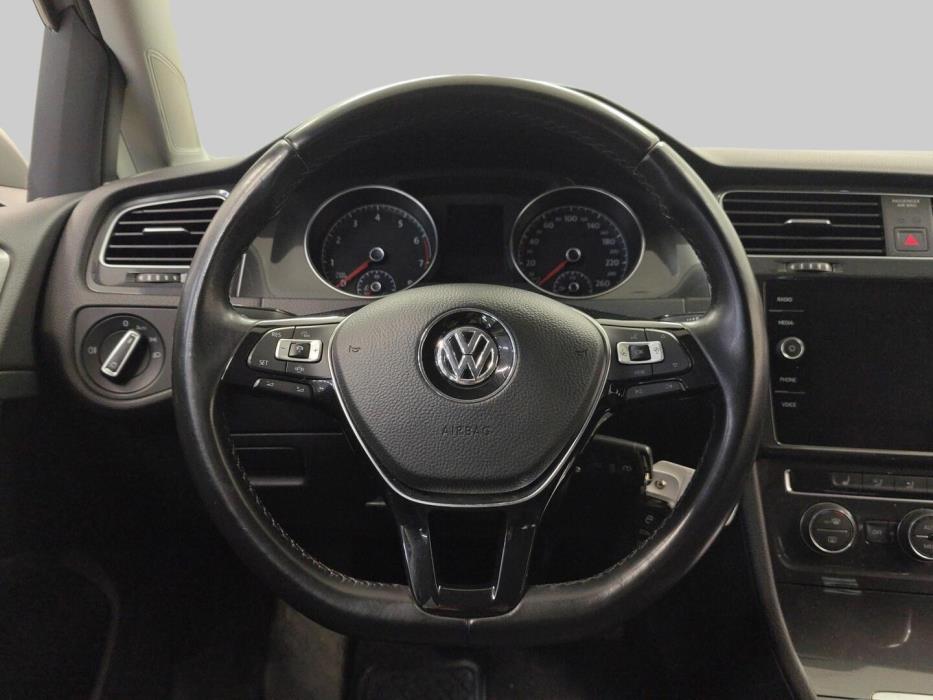 VOLKSWAGEN Golf 2019