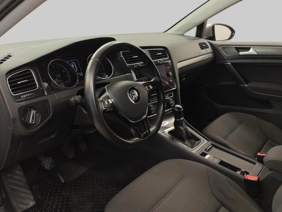 VOLKSWAGEN Golf 2019