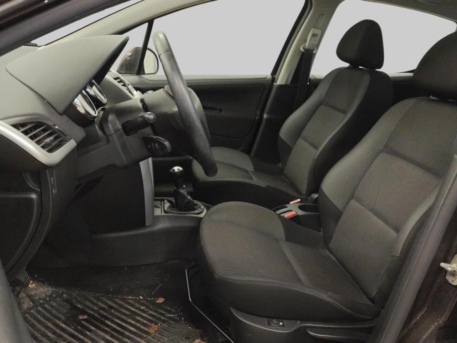 PEUGEOT 207 2011