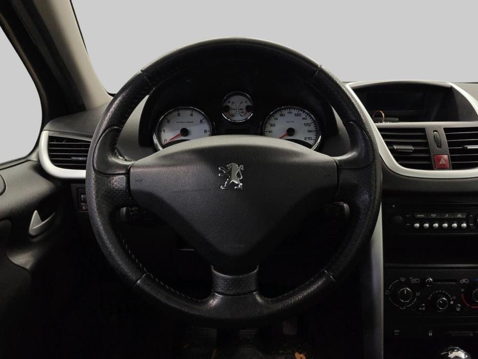 PEUGEOT 207 2011