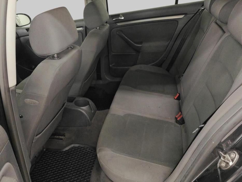 VOLKSWAGEN Golf 2004