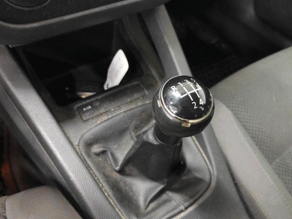 VOLKSWAGEN Golf 2004
