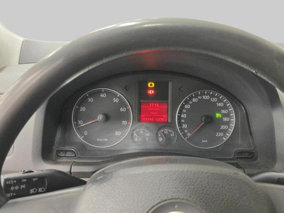 VOLKSWAGEN Golf 2004