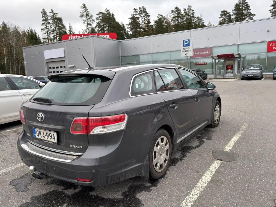 TOYOTA Avensis 2011