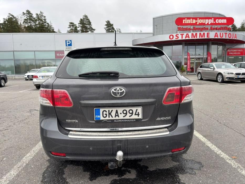 TOYOTA Avensis 2011