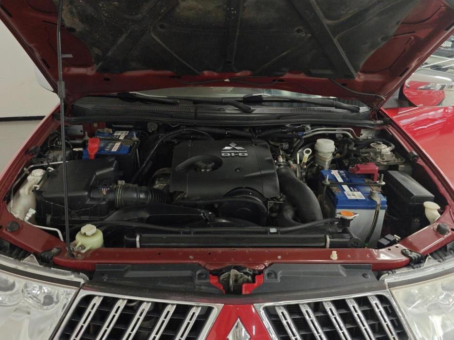 MITSUBISHI L200 2010