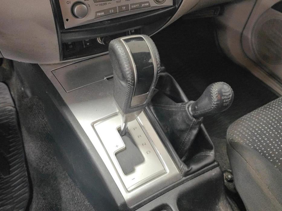 MITSUBISHI L200 2010