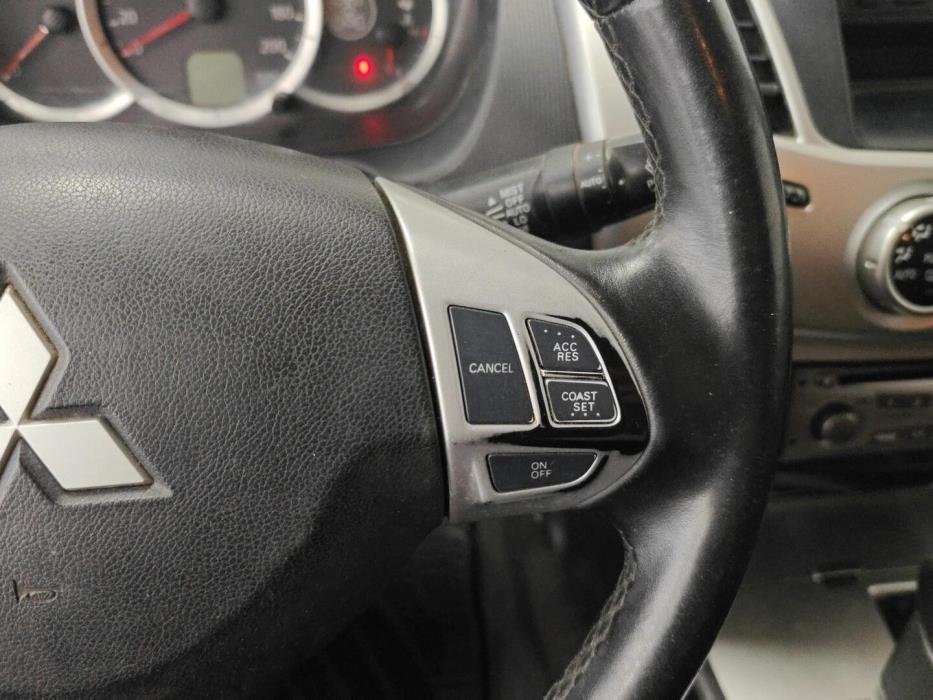 MITSUBISHI L200 2010