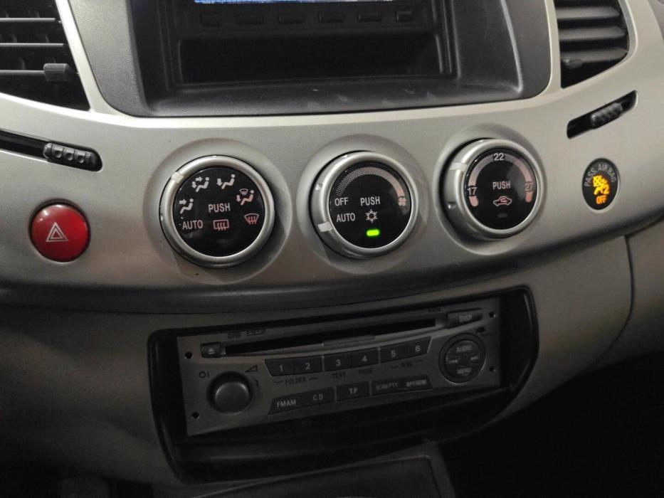 MITSUBISHI L200 2010