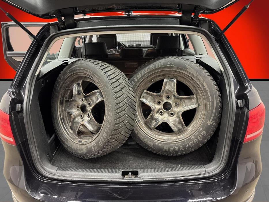 VOLKSWAGEN Passat 2012